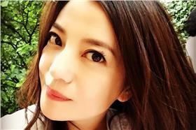 趙薇,電眼,精神賠償,小燕子,姑娘▲圖／取自趙薇微博http://www.weibo.com/zhaowei