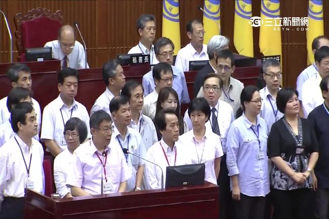 競選幹部升格局長　柯遭疑選後酬庸