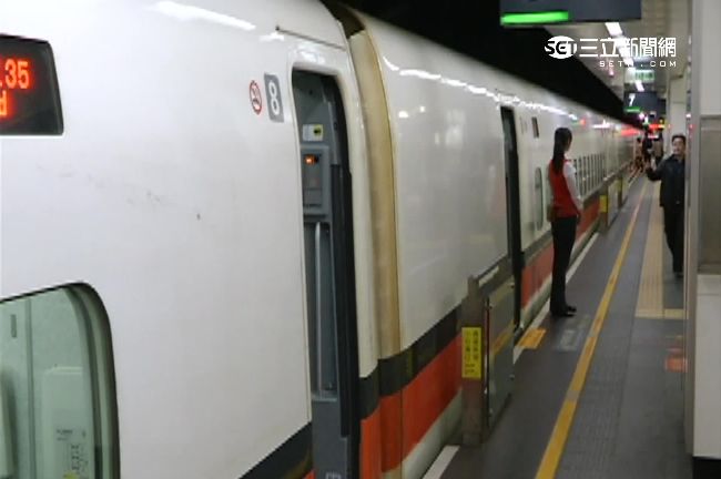 清潔員同學自卑撿垃圾　她一句話暖炸