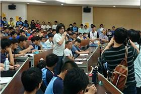 高中課綱微調爭議,台中一中座談會-反黑箱課綱 全台青年站出來-https://www.facebook.com/pages/%E5%8F%8D%E9%BB%91%E7%AE%B1%E8%AA%B2%E7%B6%B1-%E5%85%A8%E5%8F%B0%E9%9D%92%E5%B9%B4%E7%AB%99%E5%87%BA%E4%BE%86/518386798310383?fref=photo