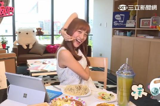 國光女神凱莉一秒變「大法師」？！