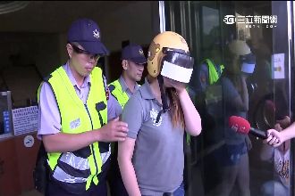 妻丟兒進大池　父自責：這麼小就受苦