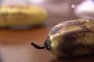 吹風機呼呼！香蕉能「回春」黑變黃？