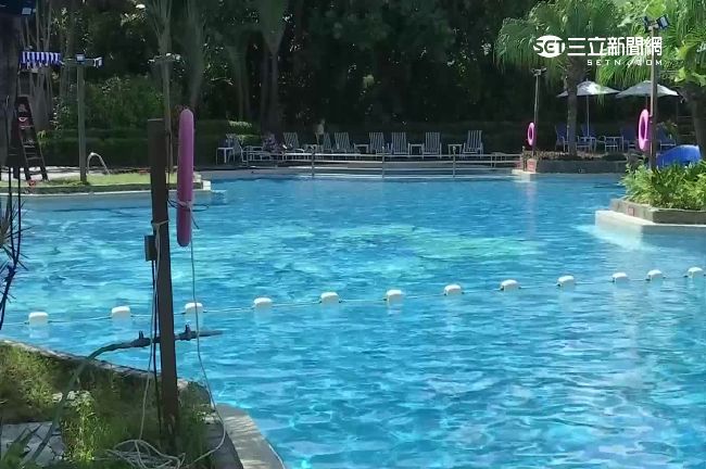 色伯伯誇口泳技好　趁機偷摸少女下體
