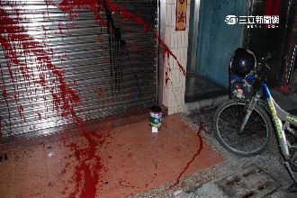 油漆商人助搬漆　衰被當潑漆討債共犯