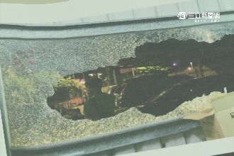 不爽女友遭調戲　7惡煞亂棒砸洗車廠