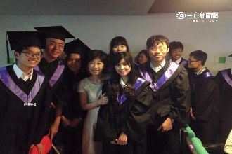 柯文哲兒子曝光？網路流傳畢業照