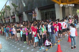 只要99元！苗首座影城開幕　千人搶