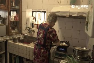 柯媽開刀瞞著兒「端午太忙別回來」