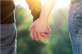 牽手/翻攝自百度百科