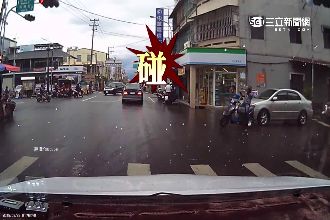 汽車看到綠燈就踩油門！女騎士遭撞飛