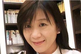 朱亞君（臉書
https://www.facebook.com/photo.php?fbid=806944236035399&set=a.157361917660304.38127.100001594917425&type=1&theater