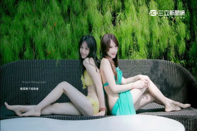 陳子璇攜女拍泳裝照　火辣身材姐妹花