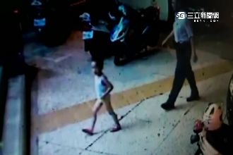 趁爸媽吃宵夜　4歲童半夜溜出門逛街