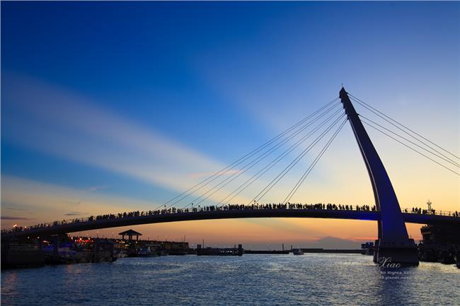 為自己跑出獎牌吧！月光路跑等你來