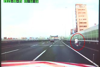 透早騎車去運動　阿伯誤上國道嚇壞人