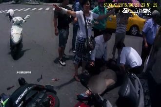 騎士昏迷路人相救　警察感謝無名英雄