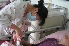 護士-Flickr-台南市麗新養護中心-https://www.flickr.com/photos/lixin90/2470799870/