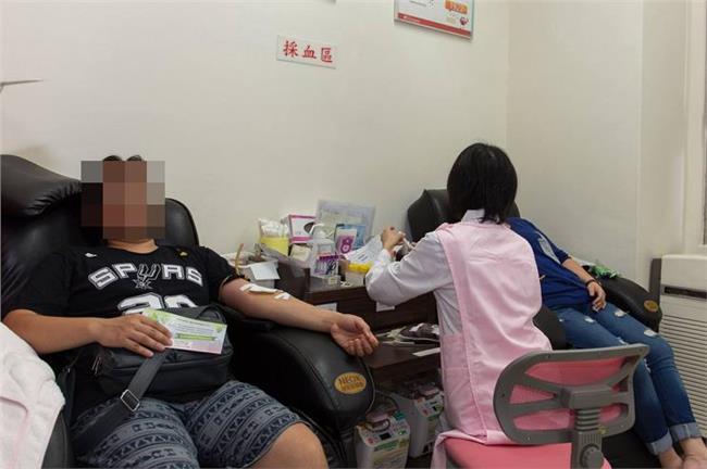 柯文哲籲分批捐血：謝謝你們的善良！