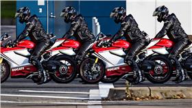 飆車族,屁孩,隨機砍人,宵夜,裝熟▲圖／攝影者driver Photographer, flickr CC Licensehttps://www.flickr.com/photos/72334647@N03/15316778991/in/photolist-pEzbf6-pABHRj-pyPpbF-pcRDZC-p7VJxW-oAtLDc-oqVFpU-fdT4Hr-hs2PsU-nVLJUd-nnzXm3-q6kKQx-pv7zsy-oWYPQB-4A7hVm-nXWM6h-pQKucU-k5PX9x-apyu6s-o6sNxy-qGVNKT-qjVjCq-ersQUS-sLnZYu-cf7jzd-bwcNXQ-ndsg2G-nNL4ae-nHkzXK-r2regV-pr8wZ7-bgfuyn-99NkwS-6F4suQ-nVQzfg-nNMhLz-r8UfKC-posJwd-qKt2NX-peqbTs-pkuuLp-p8JWL9-oYRHvm-oyJMFg-mWAqyv-aAnG52-4CEwqC-4CEvK7-4CEv5s-4CEu5h