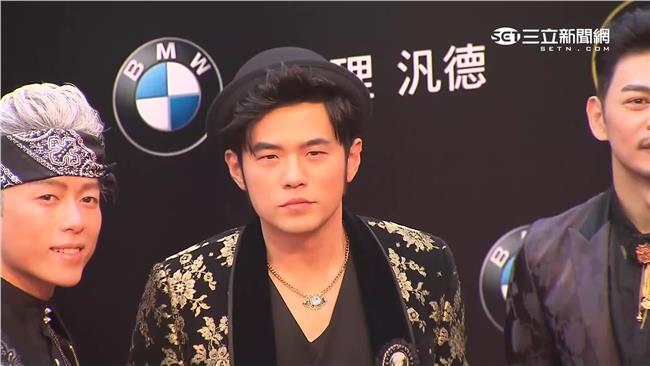 周杰倫錄音打氣　燒傷粉絲有反應