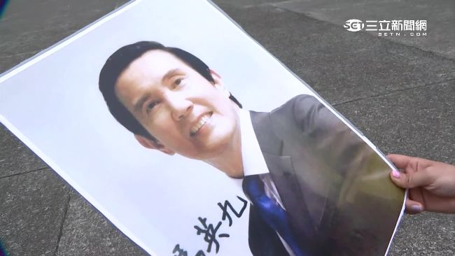 陸生畢業　開心獲馬總統簽名照1張