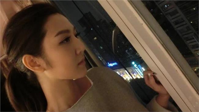 曾莞婷一身白　喊話白衣天使：辛苦了