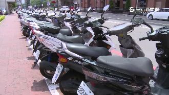 機車上被放不明包包　這2招可以自保