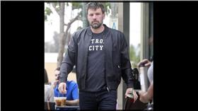 班艾佛列克
翻攝每日郵報