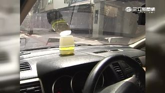 小心這3種東西　夏天放車內恐火燒車
