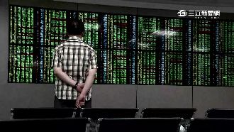 台股失守9千點　市值蒸發2.9兆