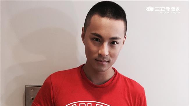 孫其君剃頭當兵　晉升為肌肉鮮肉哥！