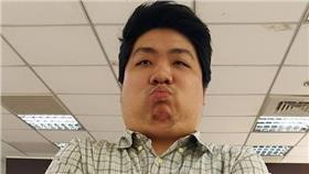 統神,英雄聯盟,LOL,實況,癢哥▲圖／翻攝自咭咭三比靈-亞洲統神臉書