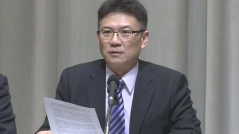 孫立群批名嘴：不做功課騙出席費