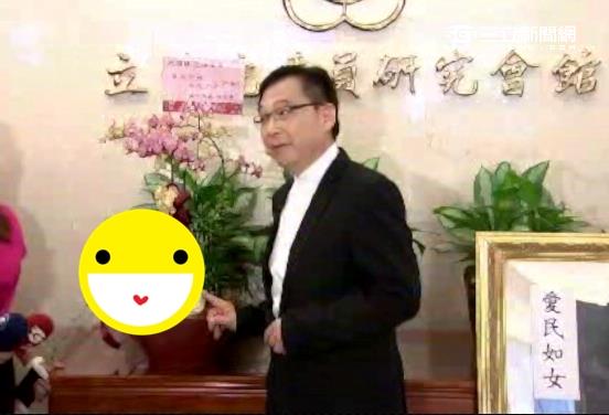 收到小禮物了！　紀國棟讚柯P用心