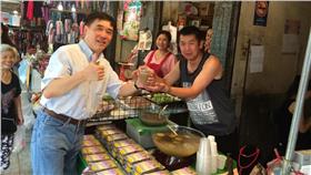 郝龍斌至基隆市場（圖／翻攝自郝龍斌臉書）