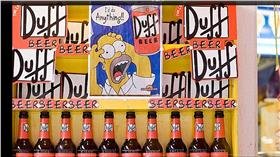 辛普森
翻攝每日郵報
http://www.dailymail.co.uk/news/article-3157847/Homer-Simpson-s-favorite-beer-hits-shelves-official-release.html