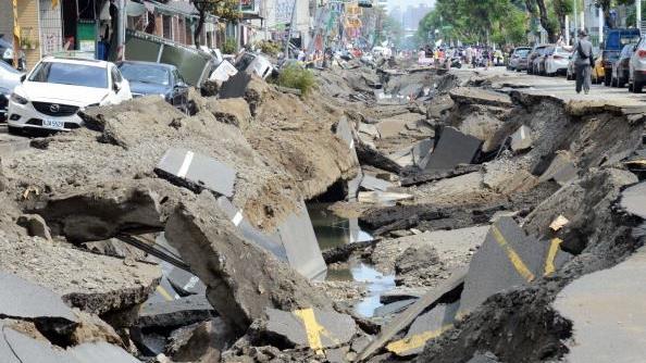 高雄人怒嗆美娜　連九把刀都說讚