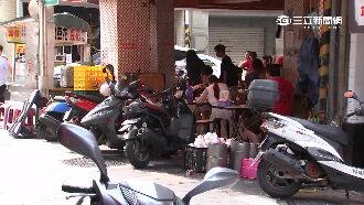 夜市女攤販不滿臨停　對民眾叫囂潑水