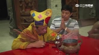 苗栗財政窘困怎辦？傳徐耀昌問神解惑