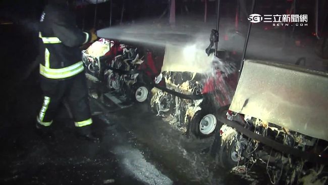 知名農場暗夜起火　近百電動車燒光