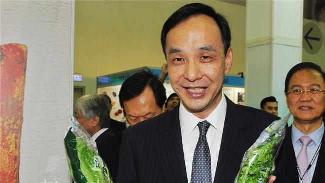 力挺吳思華　朱立倫嘆課綱成政治動員