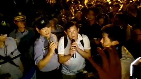 學生移送保大　聲援民眾靜坐等回應