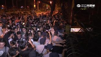 反課綱夜襲教育部　30多人遭警拘留