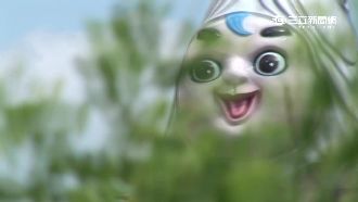 睜眼詭異笑！台南虱目魚小子撞臉恰吉