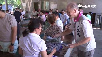 首位阿兜仔選立委　文魯彬請益柯文哲