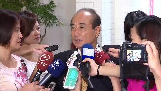 柱姊民調下滑　傳馬、朱、王密約勸退