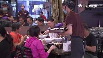 牛肉麵加麵免錢　陸客卯起來點到飽！