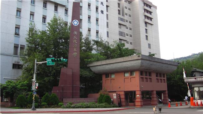 政大要學生當義工　網友：校長先示範