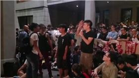 反課綱衝入教育部靜坐-公民實況轉播組C.R.C.G.-YouTube